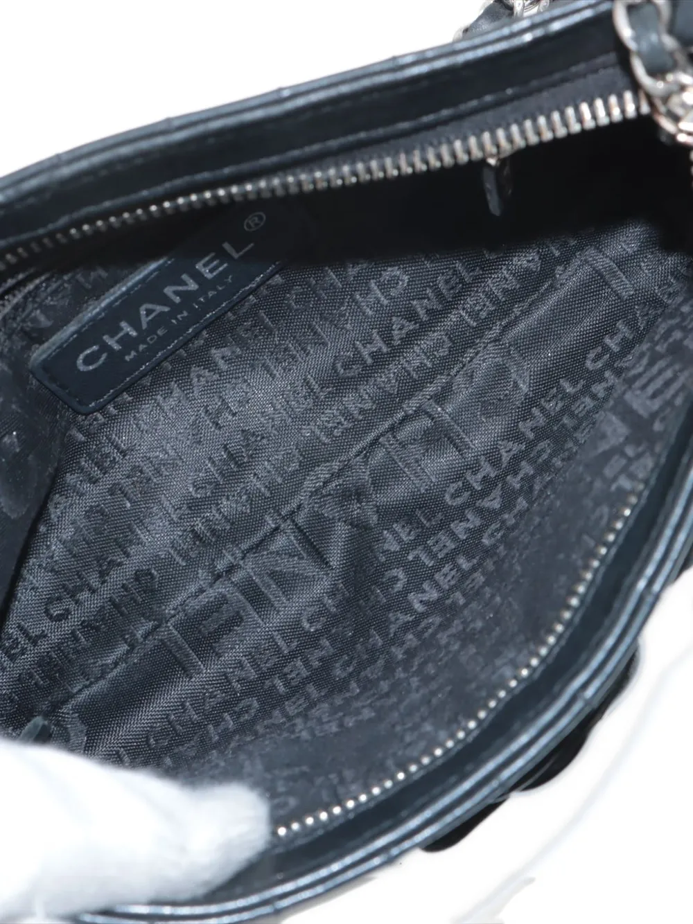 Pre-owned Chanel 2005-2006s Camellia No.5 Quilted-leather Shoulder Bag In Black