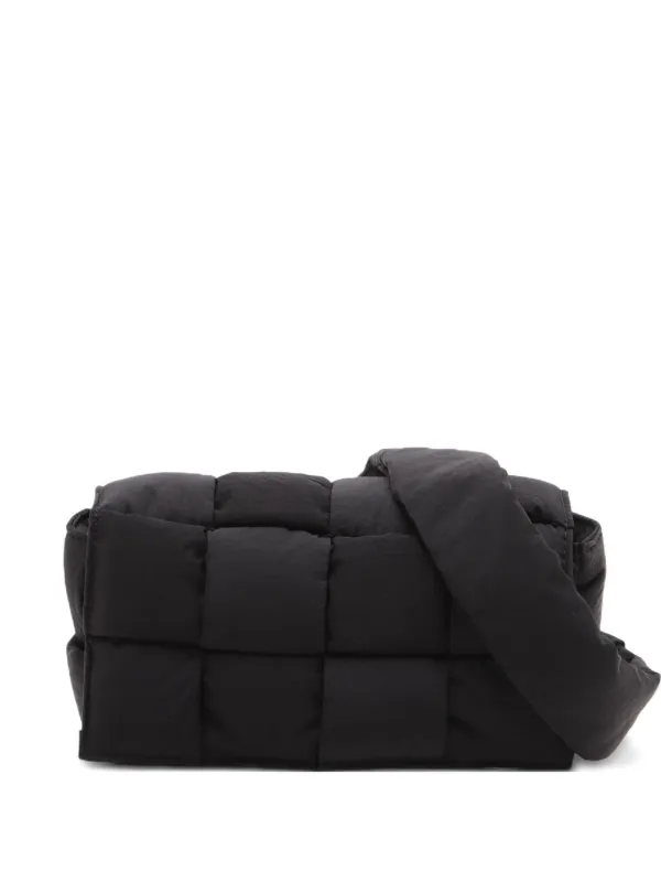 ボッテガヴェネタ スモール パデッド カセット ショルダーバッグ