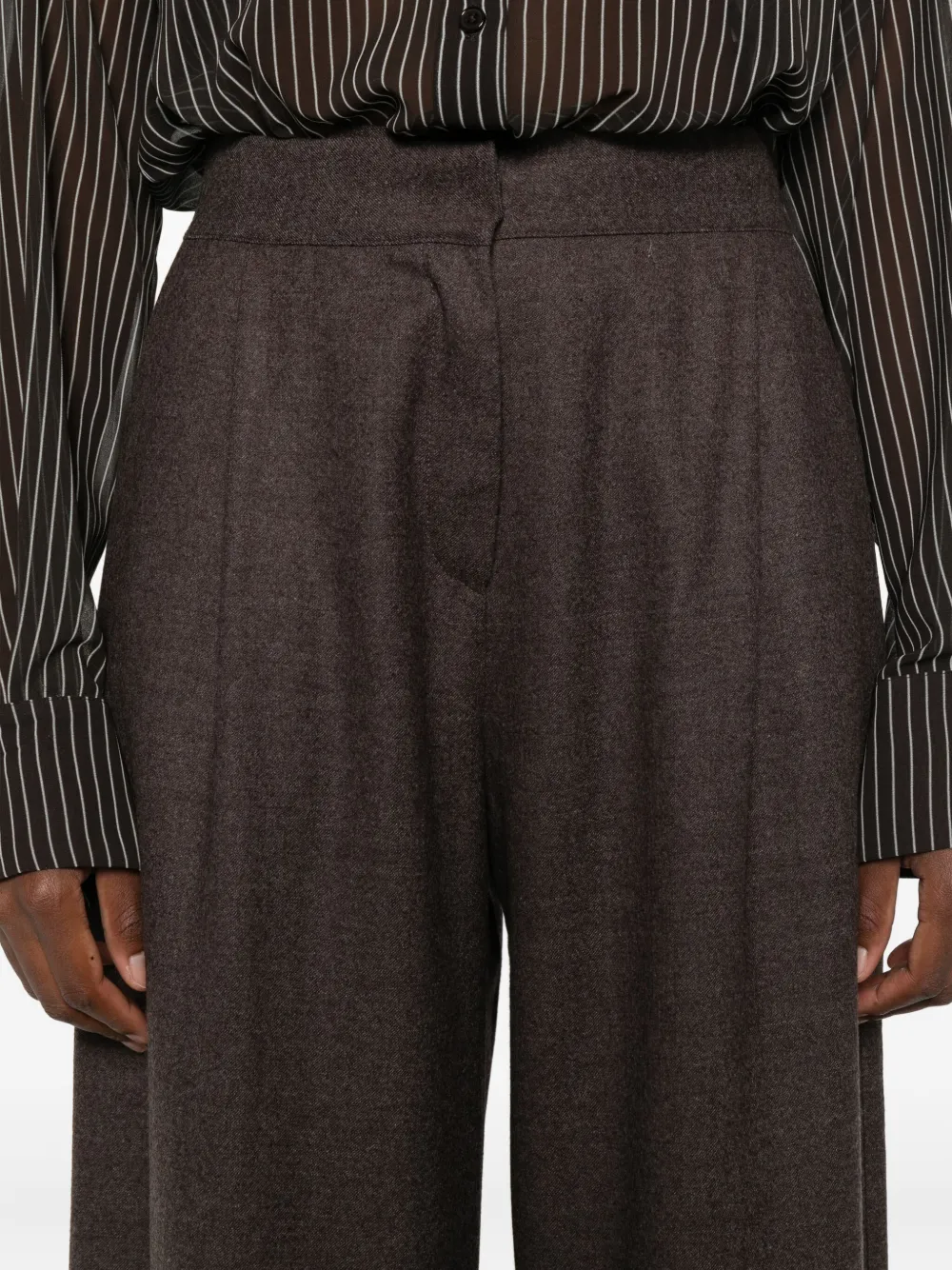 Dušan Elasticated Wool Trousers In Brown