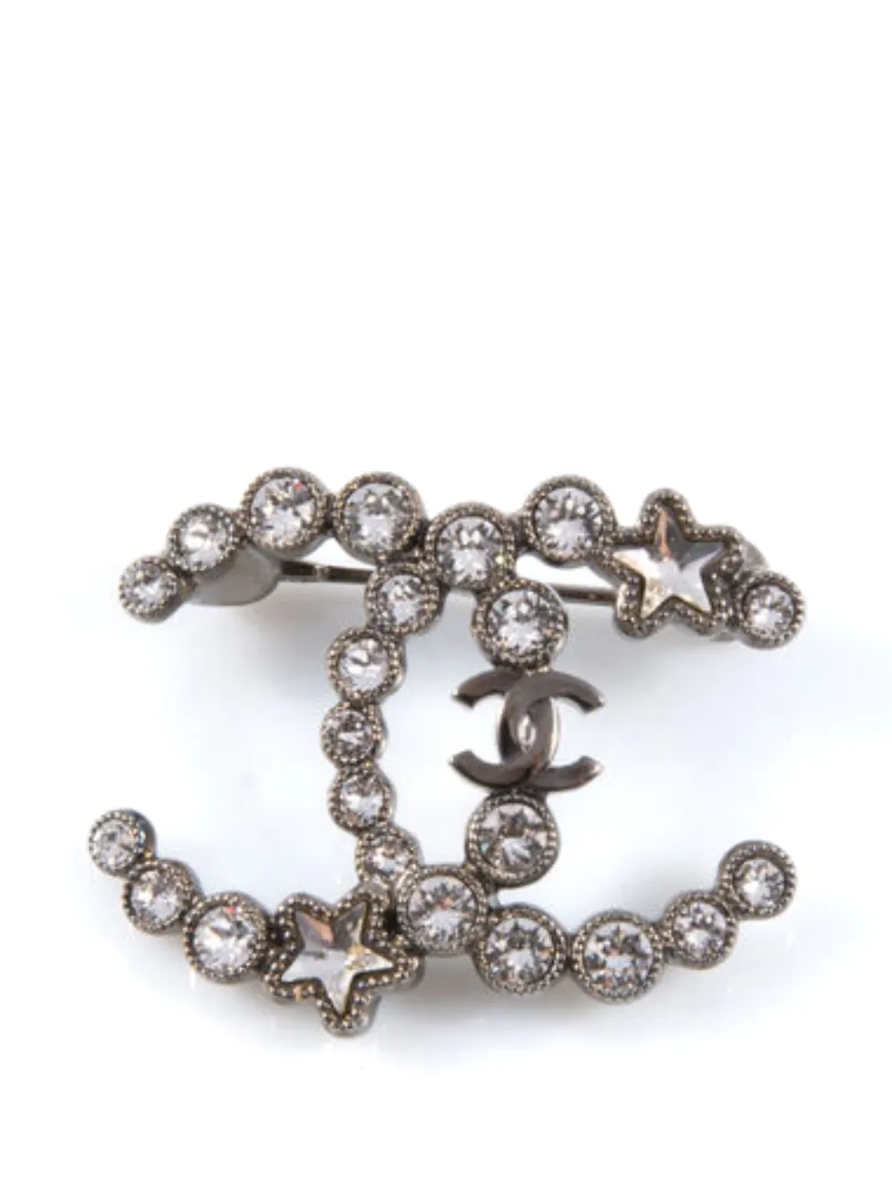 CHANEL Pre-Owned 2000s crystal-embellished logo brooch - Argento