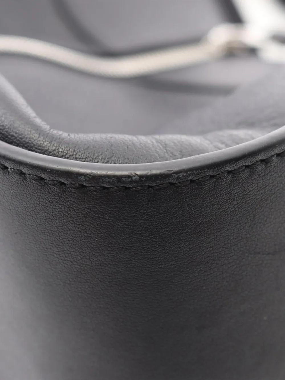 Loewe Pre-Owned 2016-2025 Medium Leather Hammock satchel | Pre-Owned | Image 2