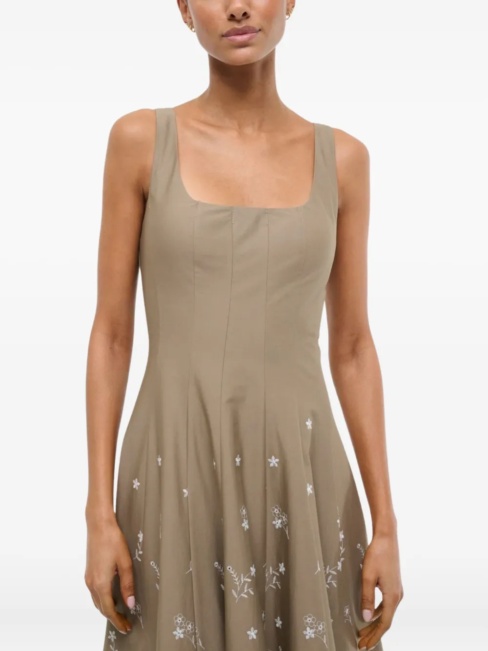 STAUD Midi-jurk met geborduurde bloemen Beige