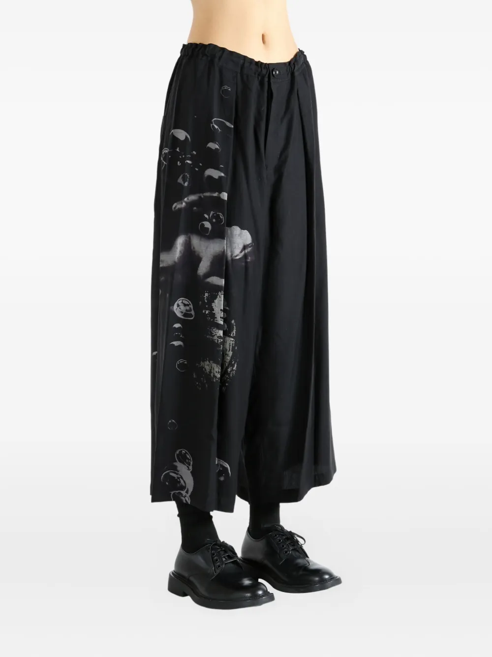 Y's Bubble-print Pleated Trousers In Black