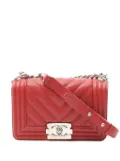 CHANEL Pre-Owned 2019 Small Chevron Caviar Boy Flap crossbody bag - Red