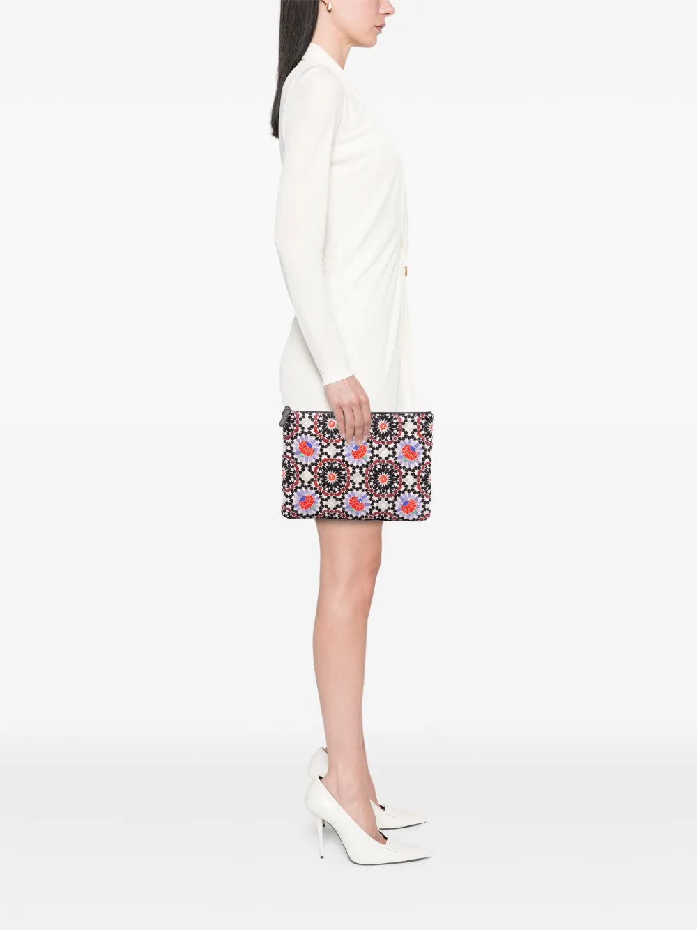 CHANEL Pre-Owned 2014-2015 Paris Dubai Medium Printed Canvas Cosmetic Case clutch bag | Pre-Owned | Image 2