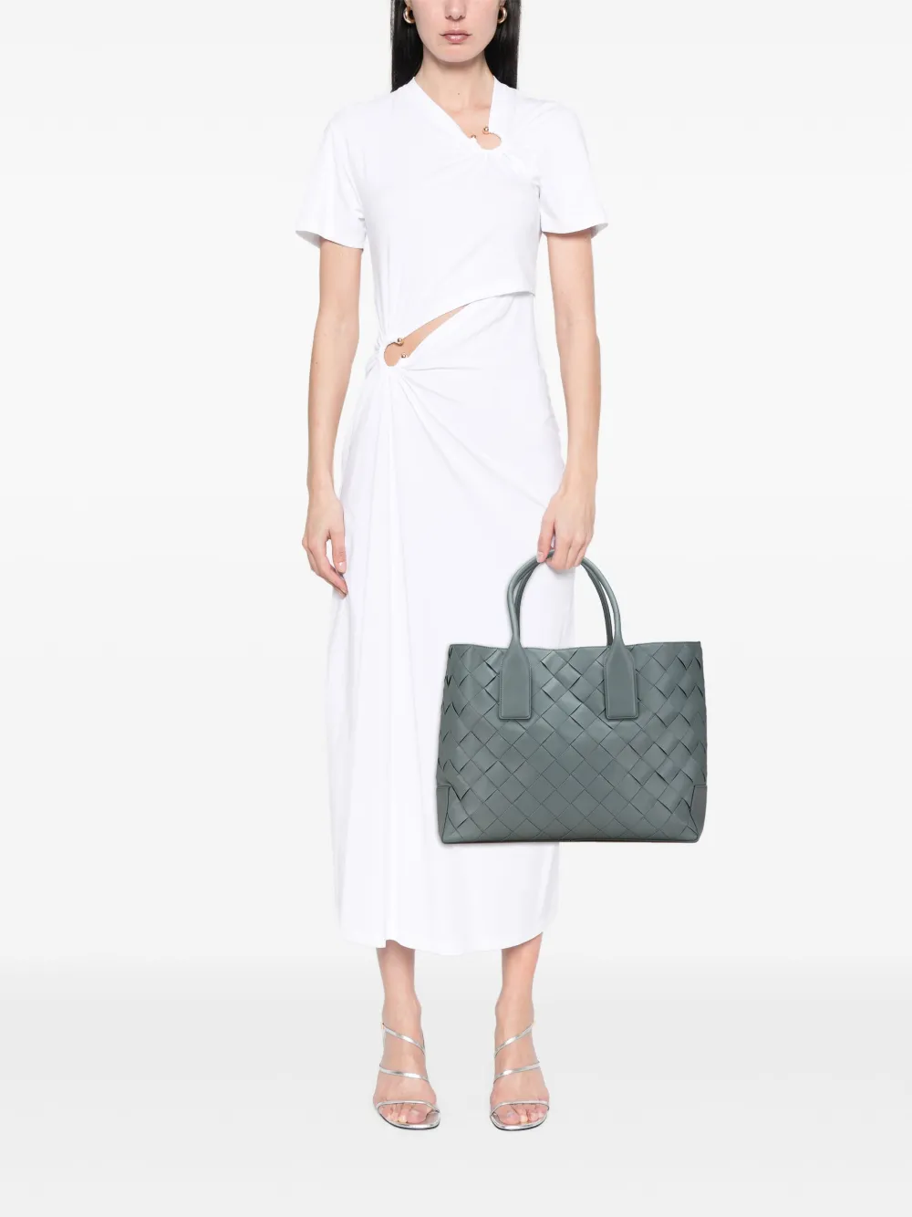 Bottega Veneta Pre-Owned 2012-2025 Lambskin Maxi Intrecciato tote bag | Pre-Owned | Image 2