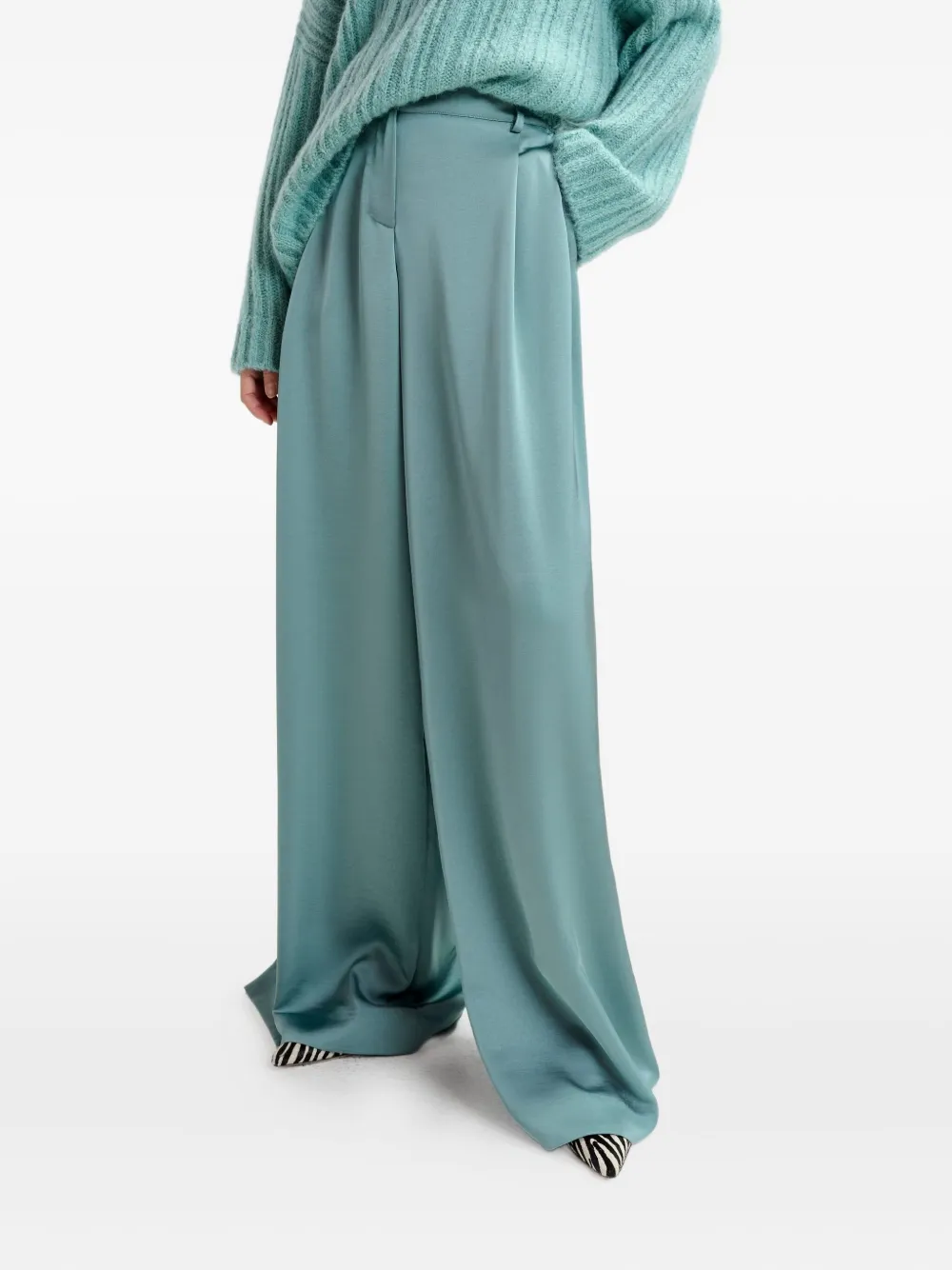 Essentiel Antwerp Side-pockets Pleated Trousers In Blue