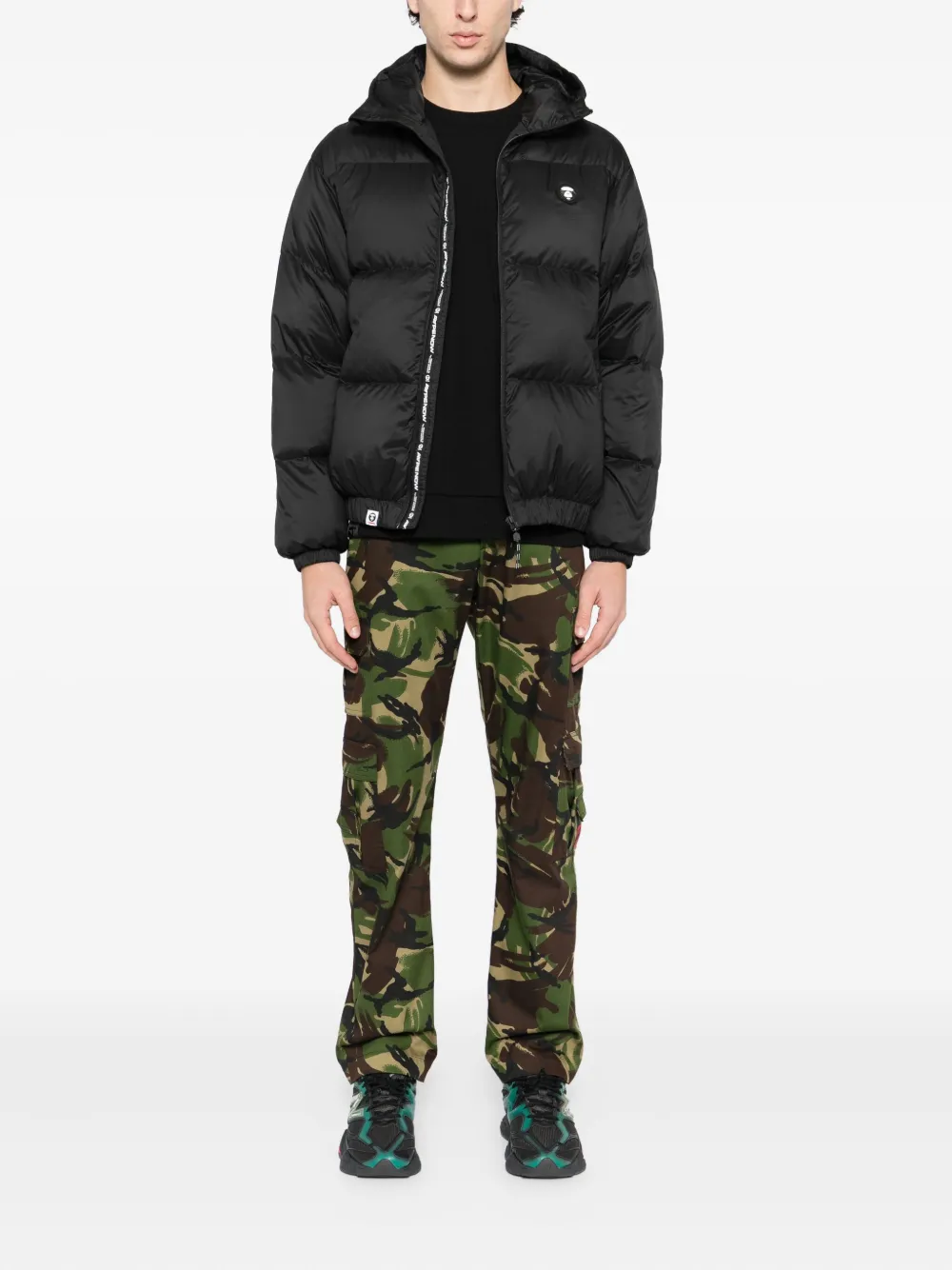 AAPE BY *A BATHING APE® chamarra con parche del logo | Chamarras con plumón y capitonadas | Image 2