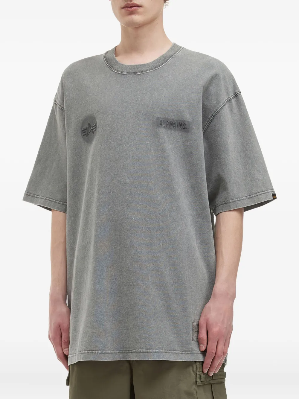 Alpha Industries Logo-patch Embroidered T-shirt In Blue