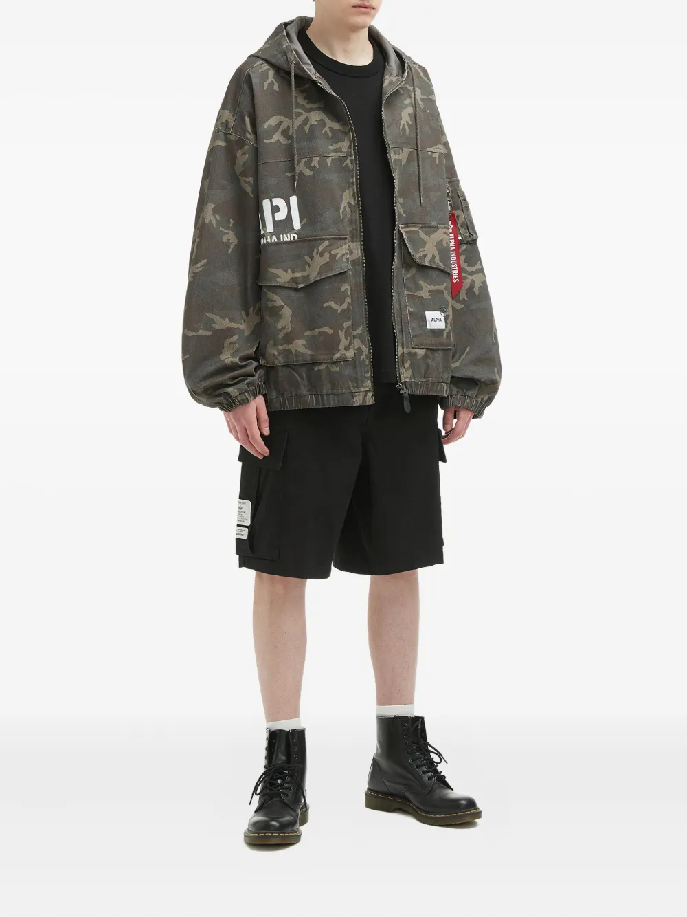Alpha Industries cargo-pocket label-detail shorts | Track & Running Shorts | Image 2