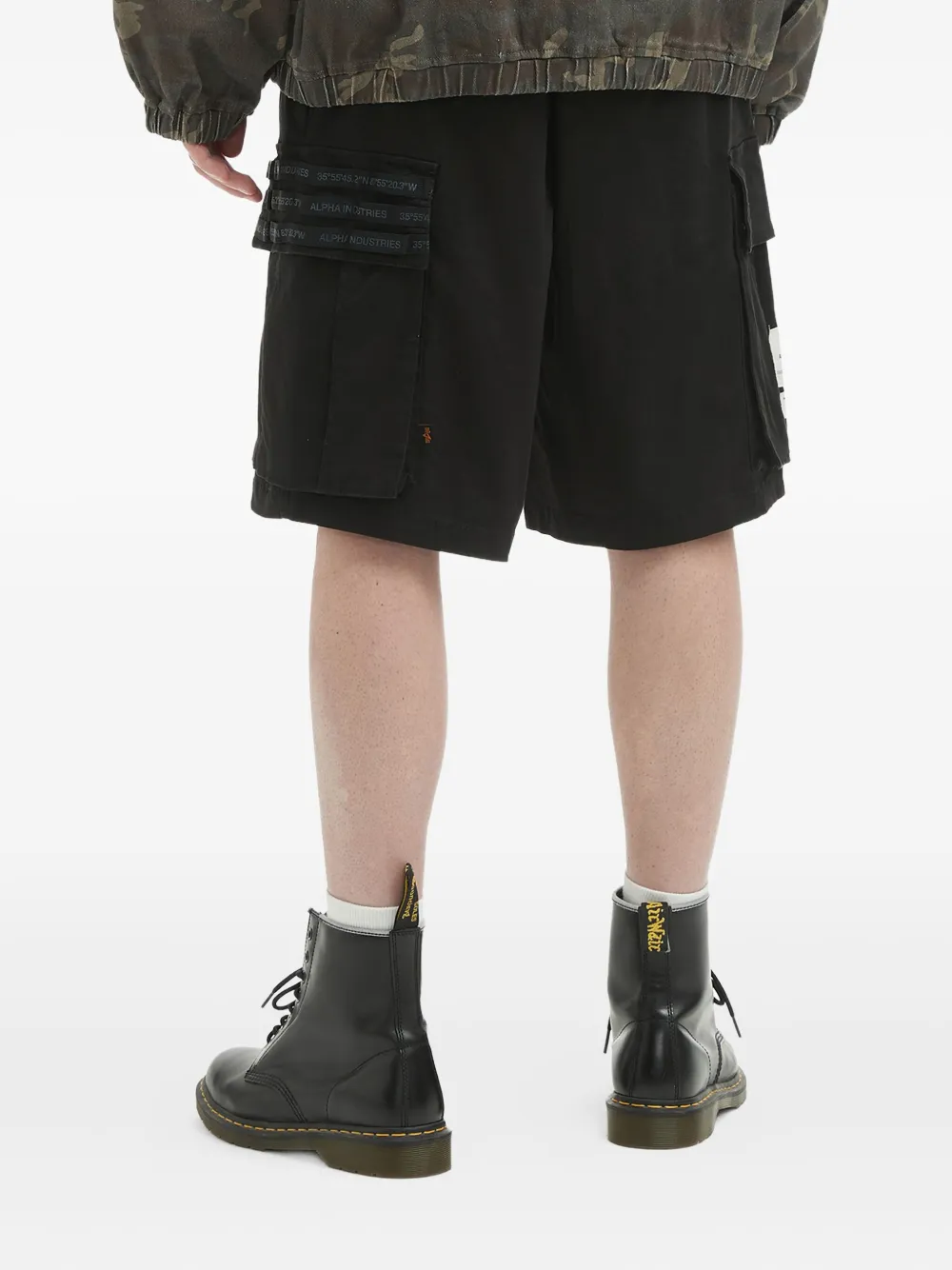 Alpha Industries Shorts met cargozak en labeldetail Zwart