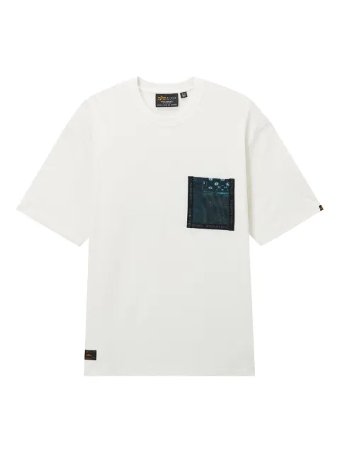 Alpha Industries playera con bolsillo gráfico