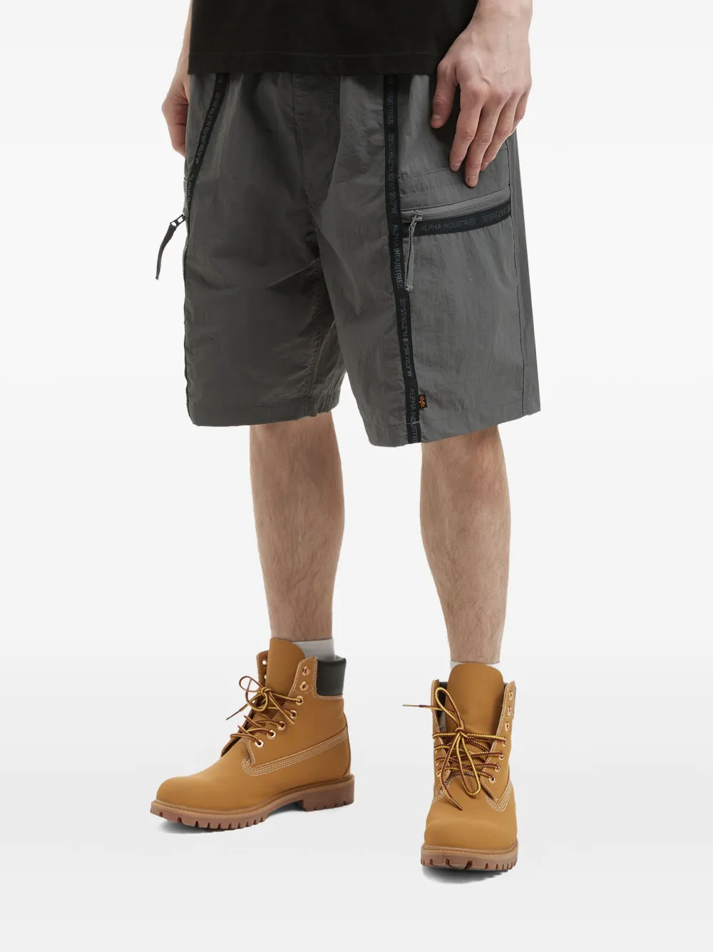 Alpha Industries Shorts met cargo zakken en logoband Grijs