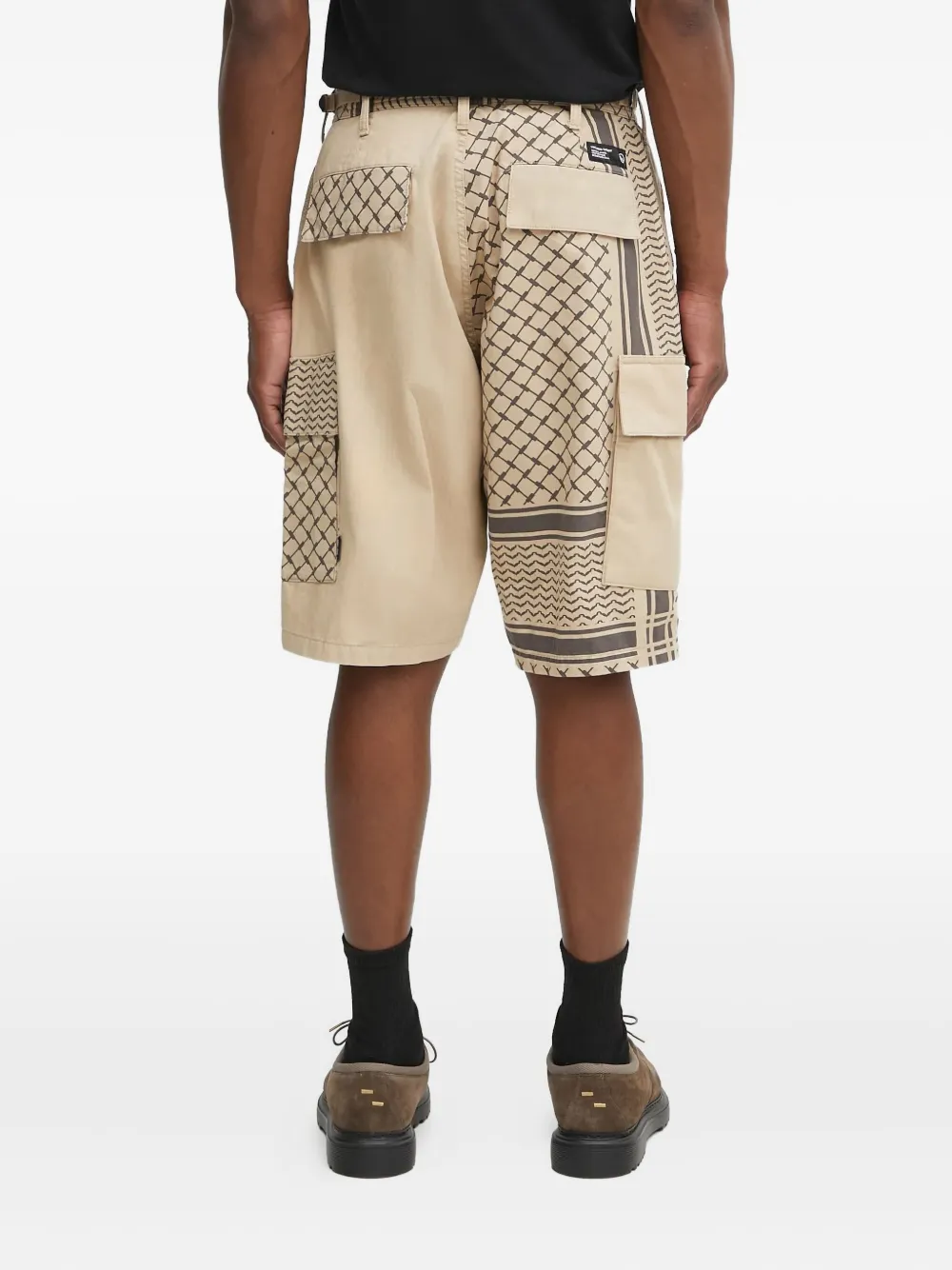 Neighborhood Cargo shorts met patroon Beige