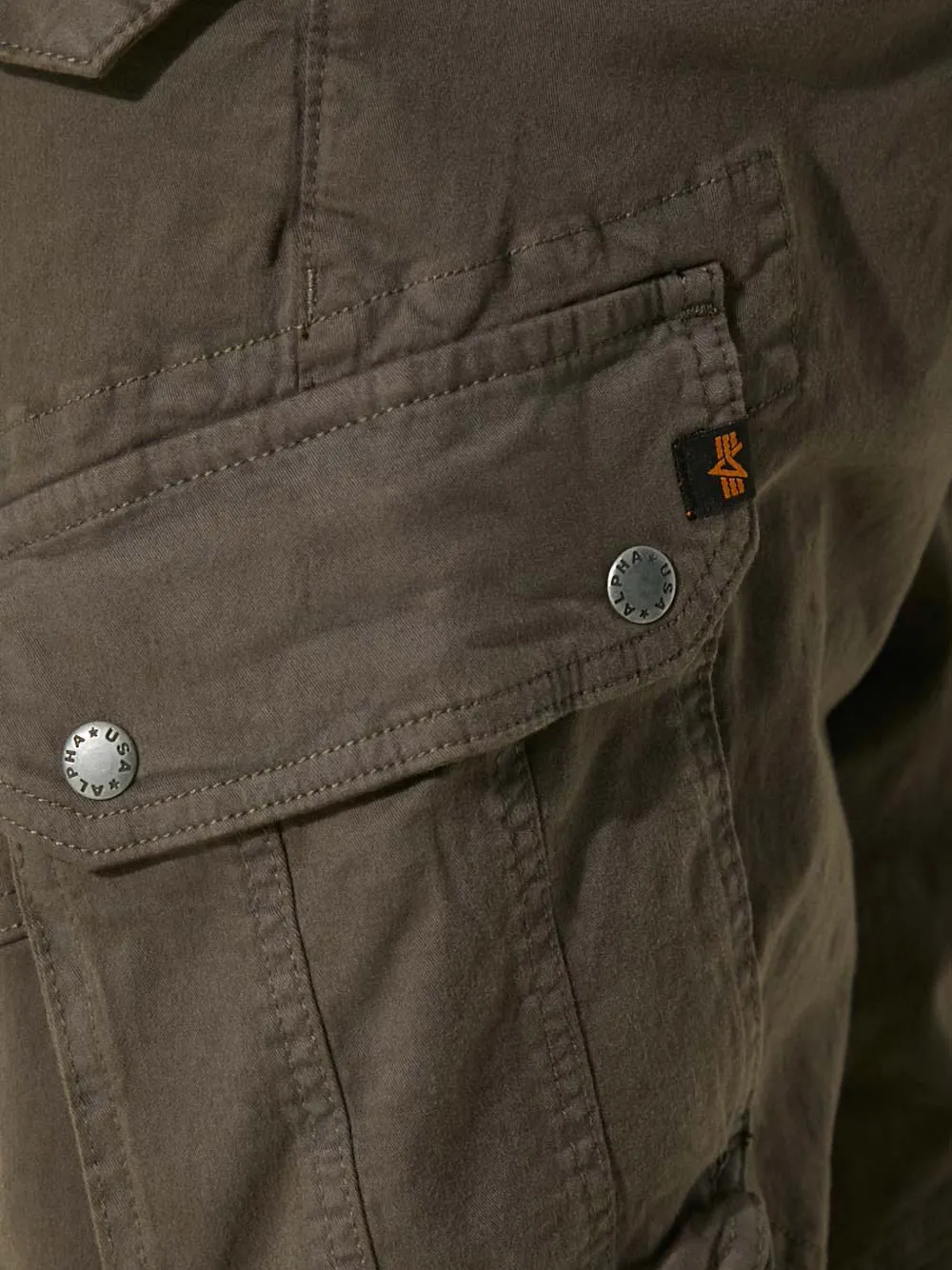 Alpha Industries Cargobroek met elastische manchetten en vlakken Grijs