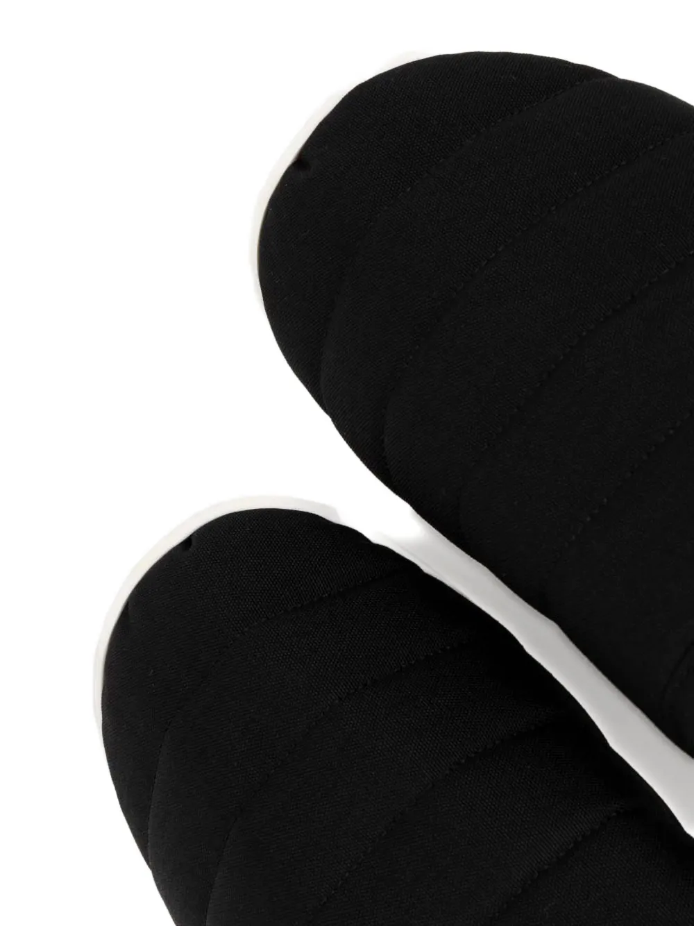 SUBU Gewatteerde slippers Zwart