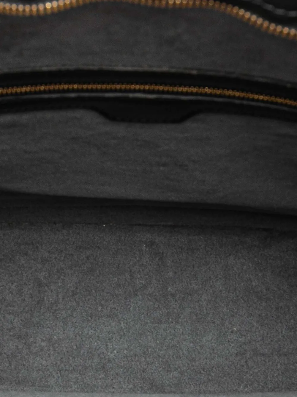 Pre-owned Louis Vuitton 1996 Epi Lussac Shoulder Bag In Black