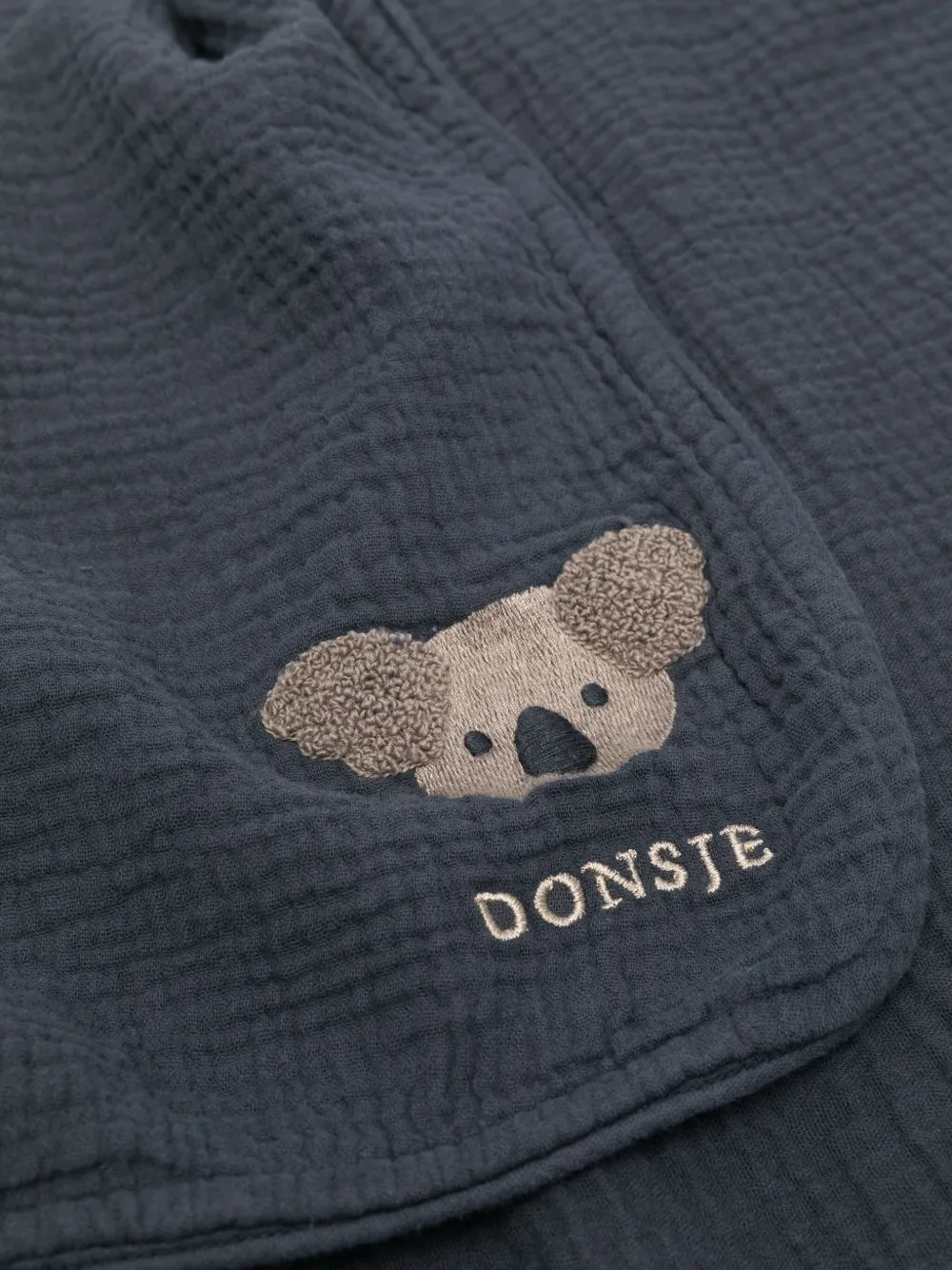 Donsje koala-embroidered blanket | Image 2