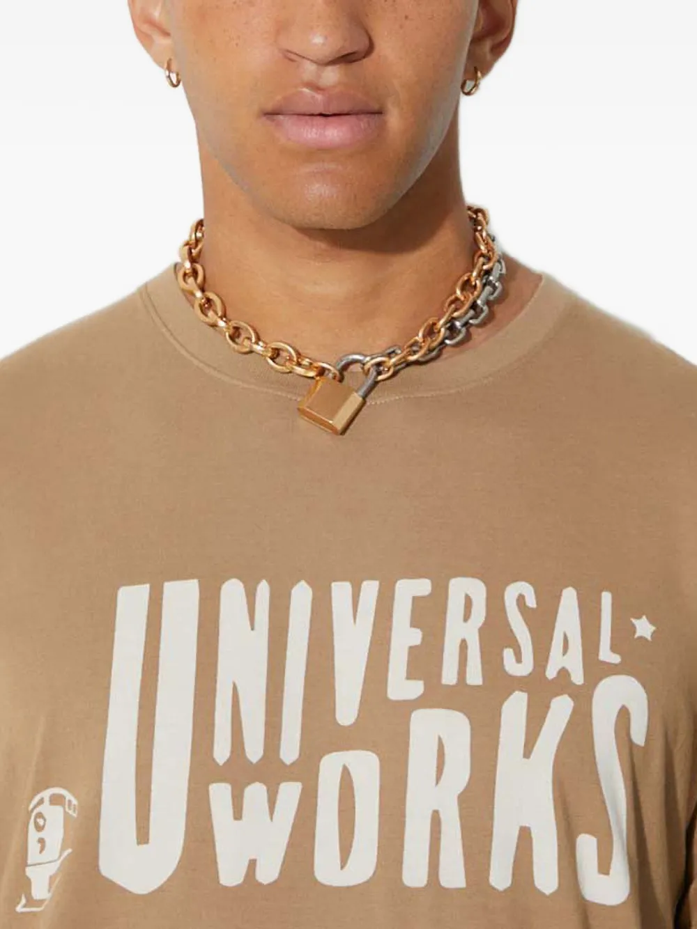 Universal Works T-shirt met logoprint Beige