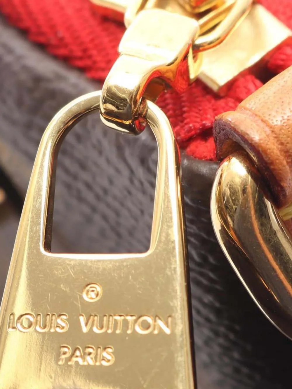 Pre-owned Louis Vuitton 2021-2025 Monogram V Tote Bb Satchel In Brown