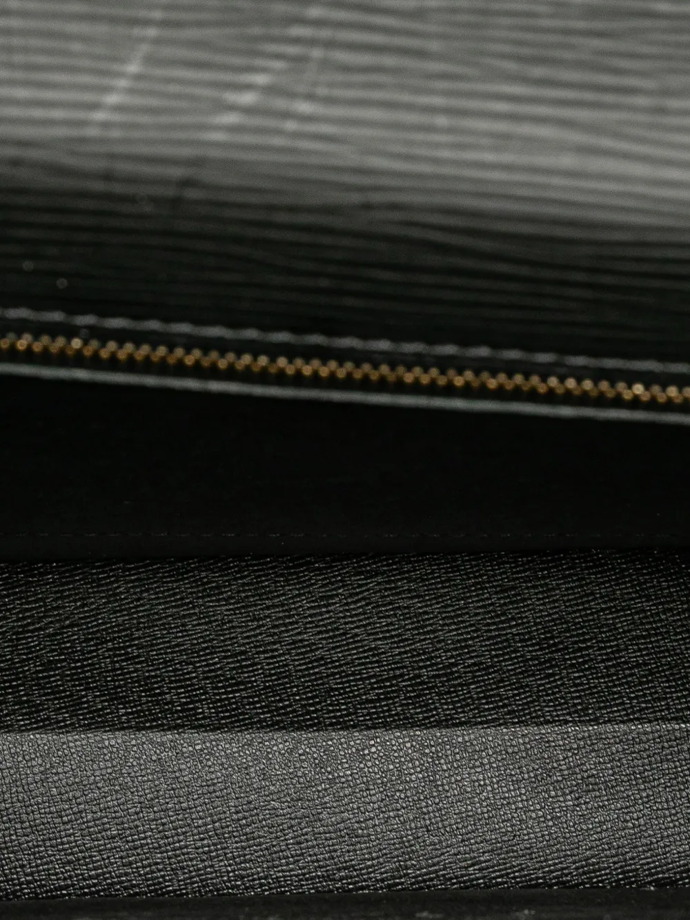 Pre-owned Louis Vuitton 2001 Epi Monceau 28 Satchel In Black