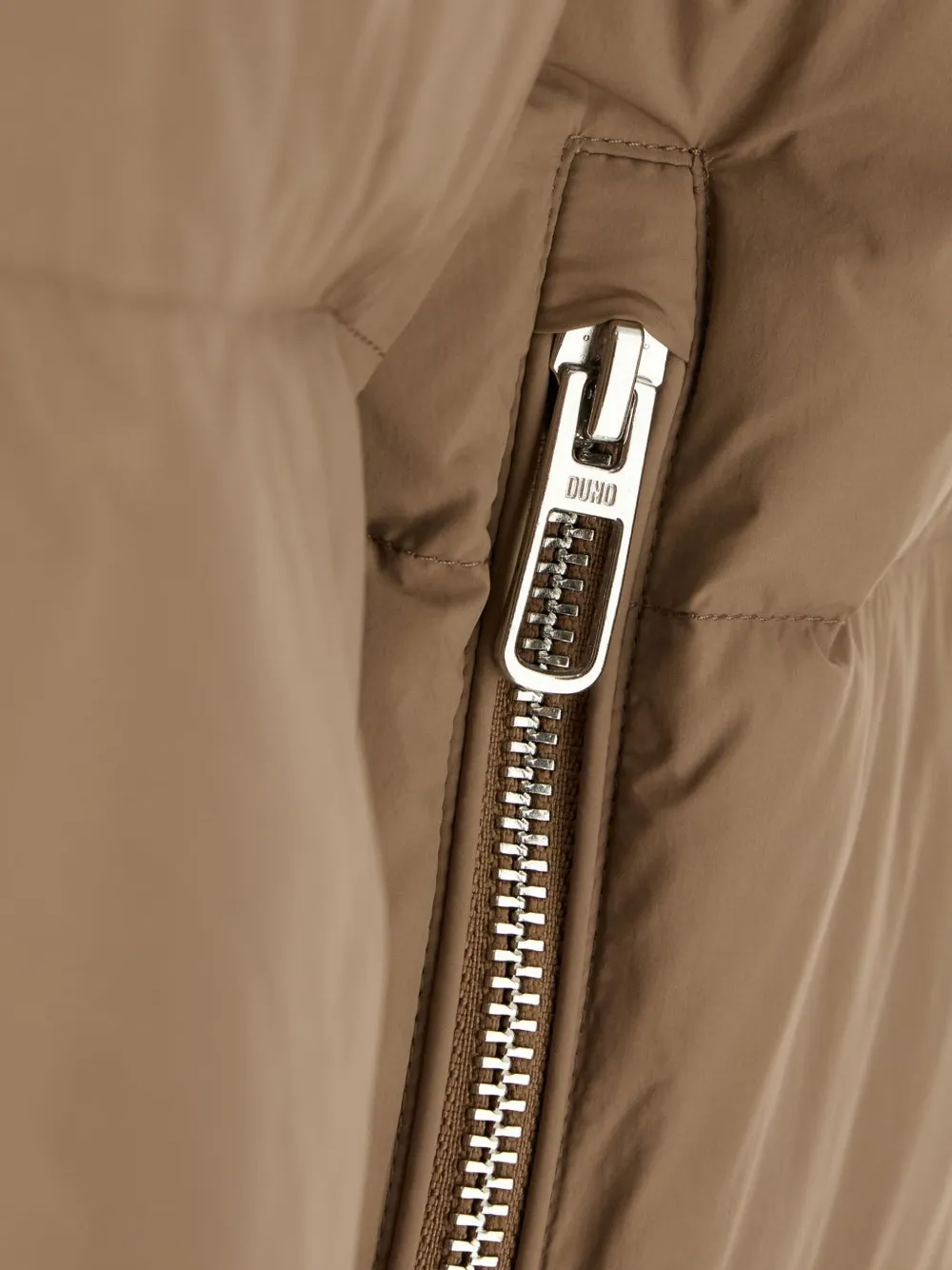 Duno Shiva gewatteerde jas met trechterhals Beige