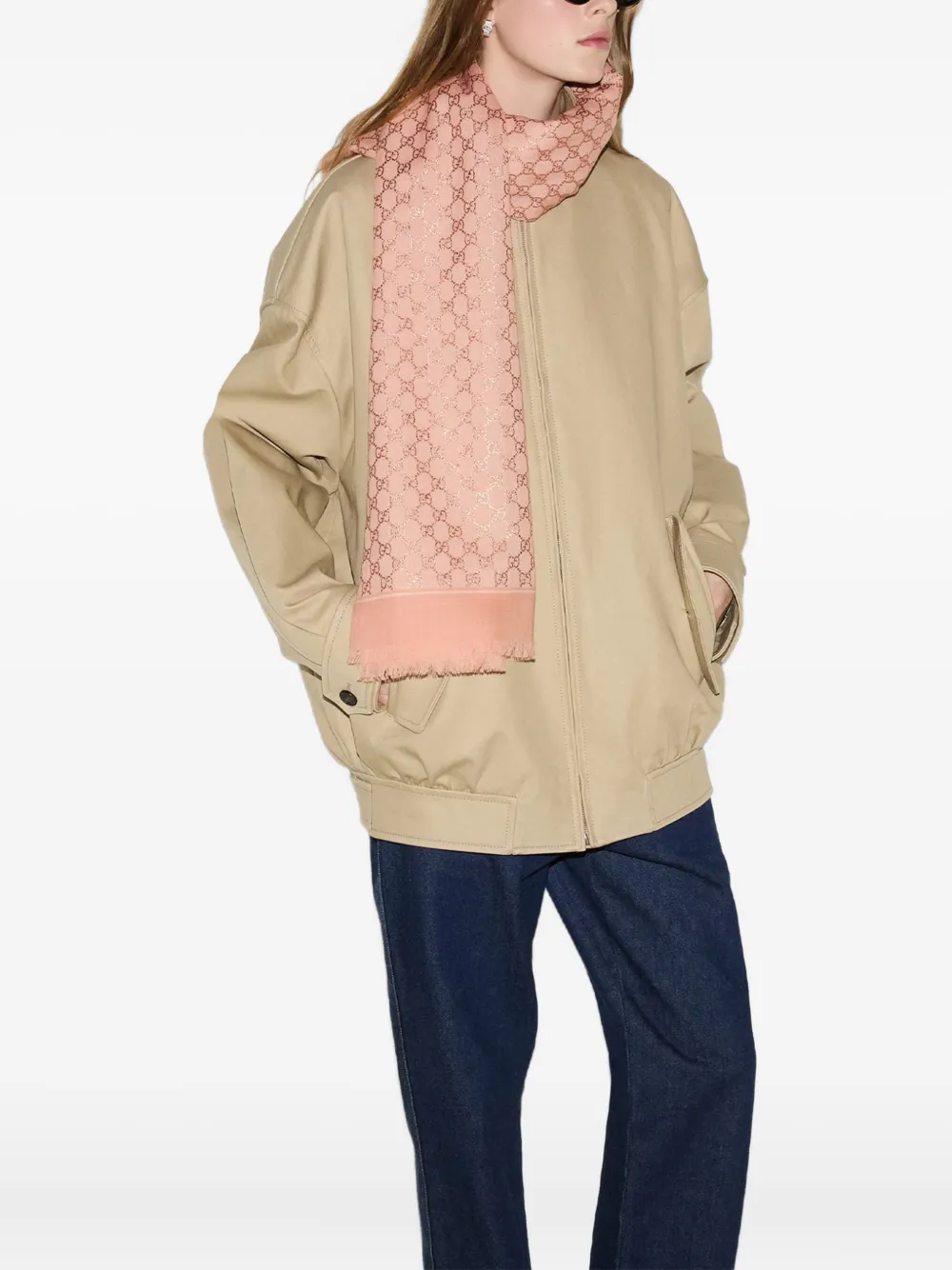 Gucci logo-print fringed scarf | Pink | Image 1