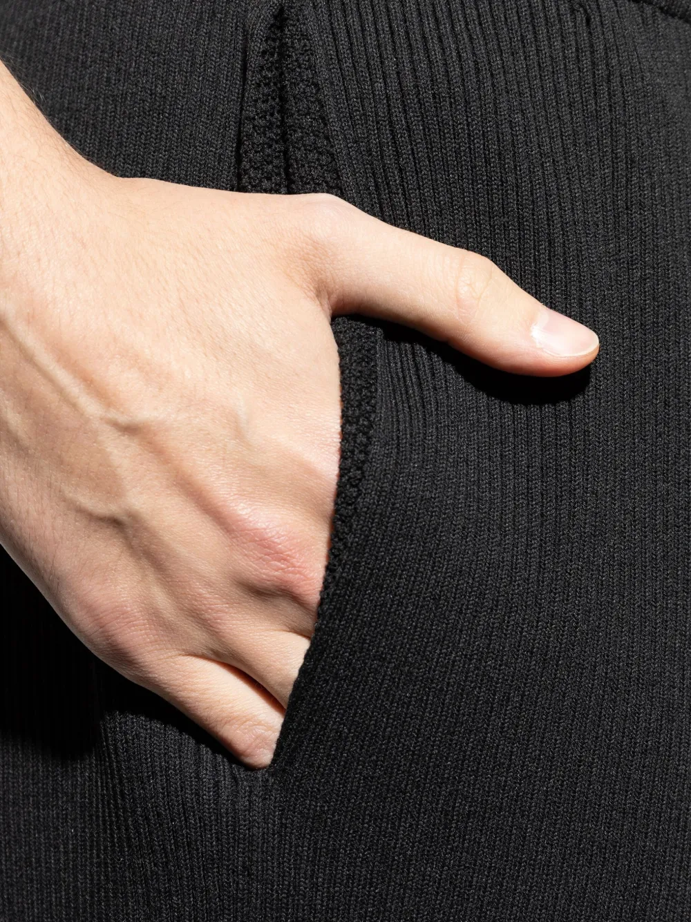 Homme Plissé Issey Miyake ribbed frayed trousers Zwart