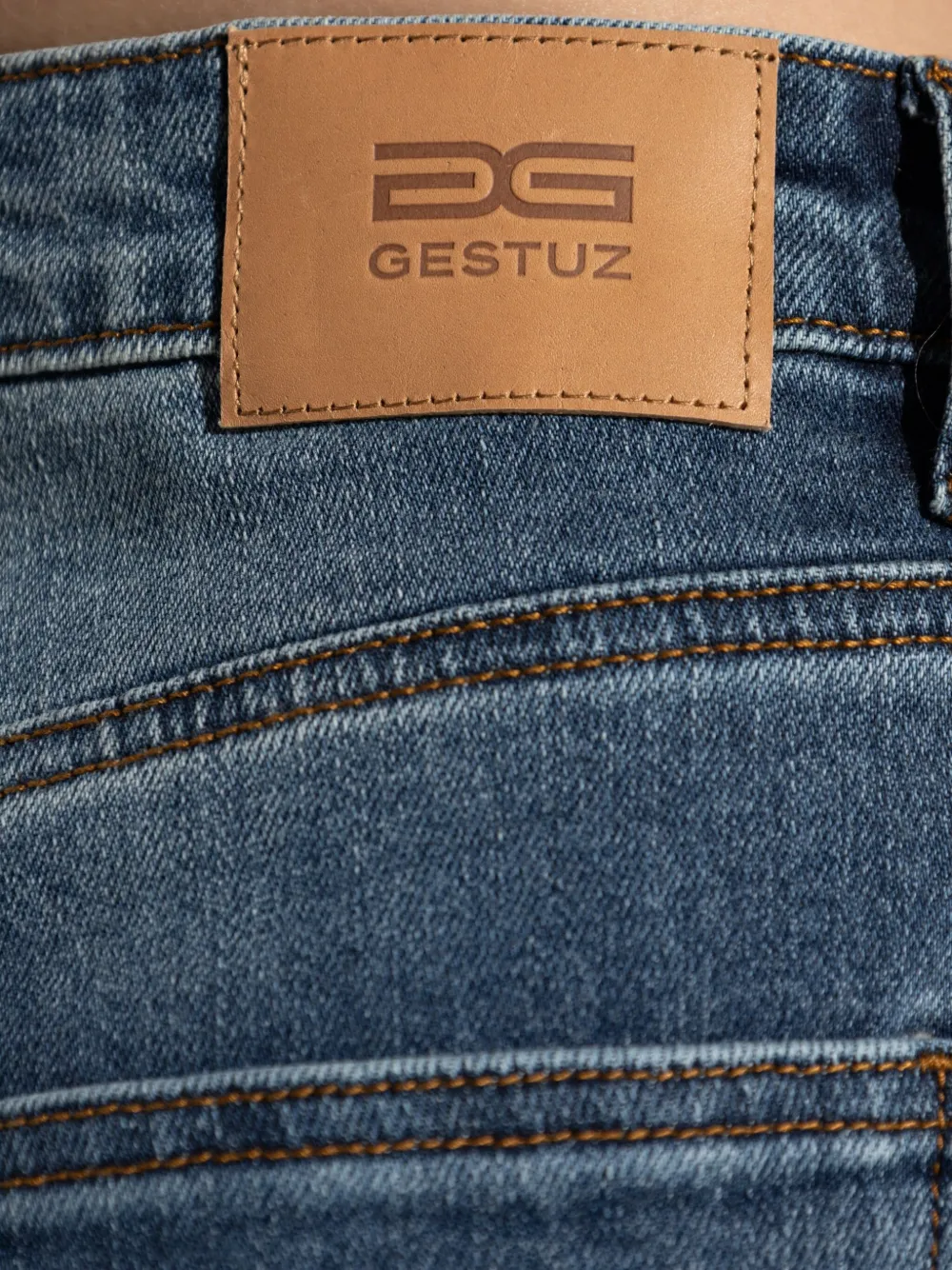 Gestuz Balloon-leg Jeans In Blue