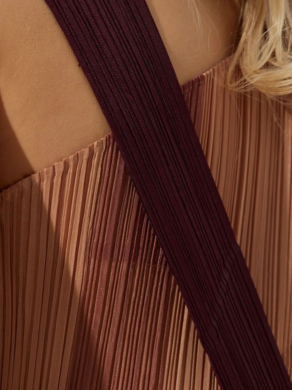 Pleats Please Issey Miyake Asymmetrische jurk Oranje