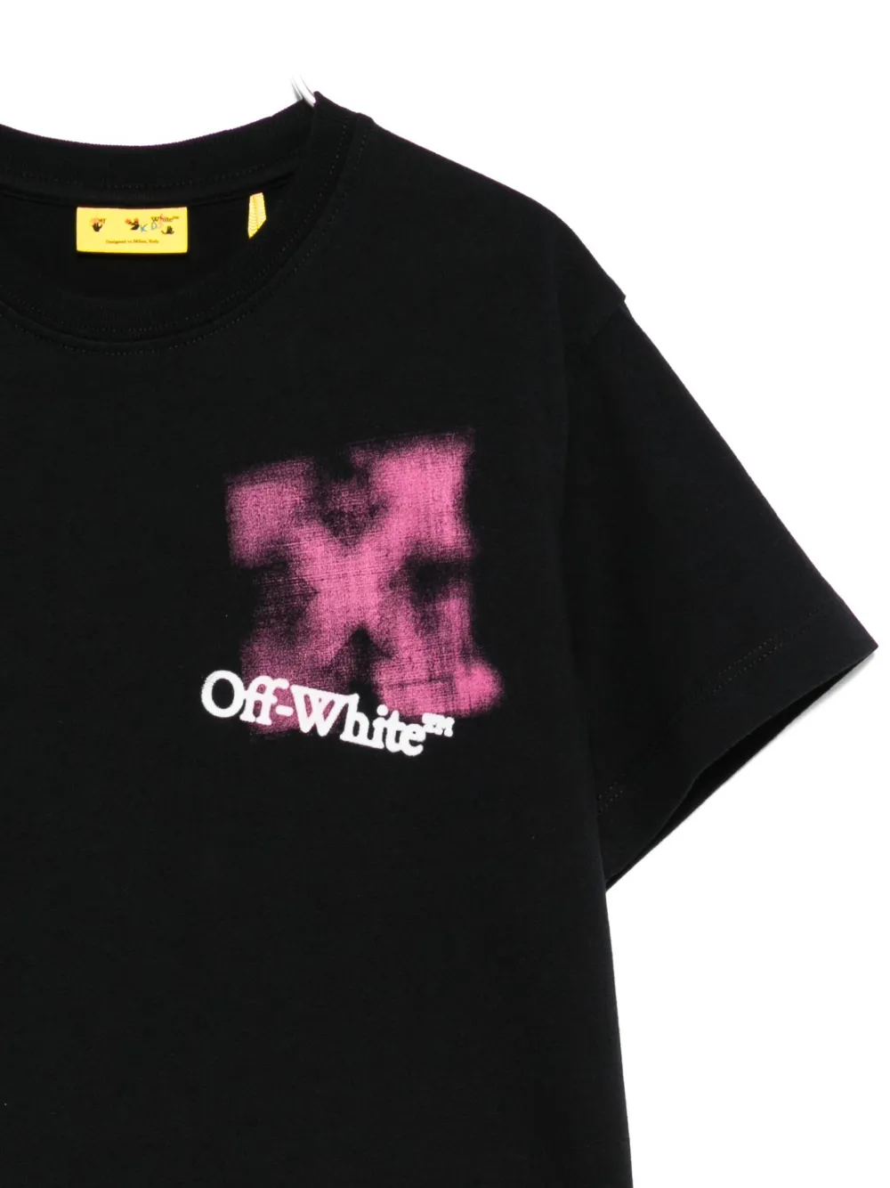 Off-white Spray-paint Arrow T-shirt In Black