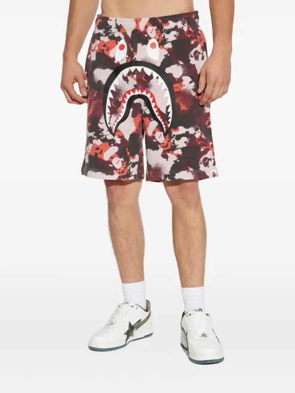 A BATHING APE® shark-head Camo Shorts Red FARFETCH JO