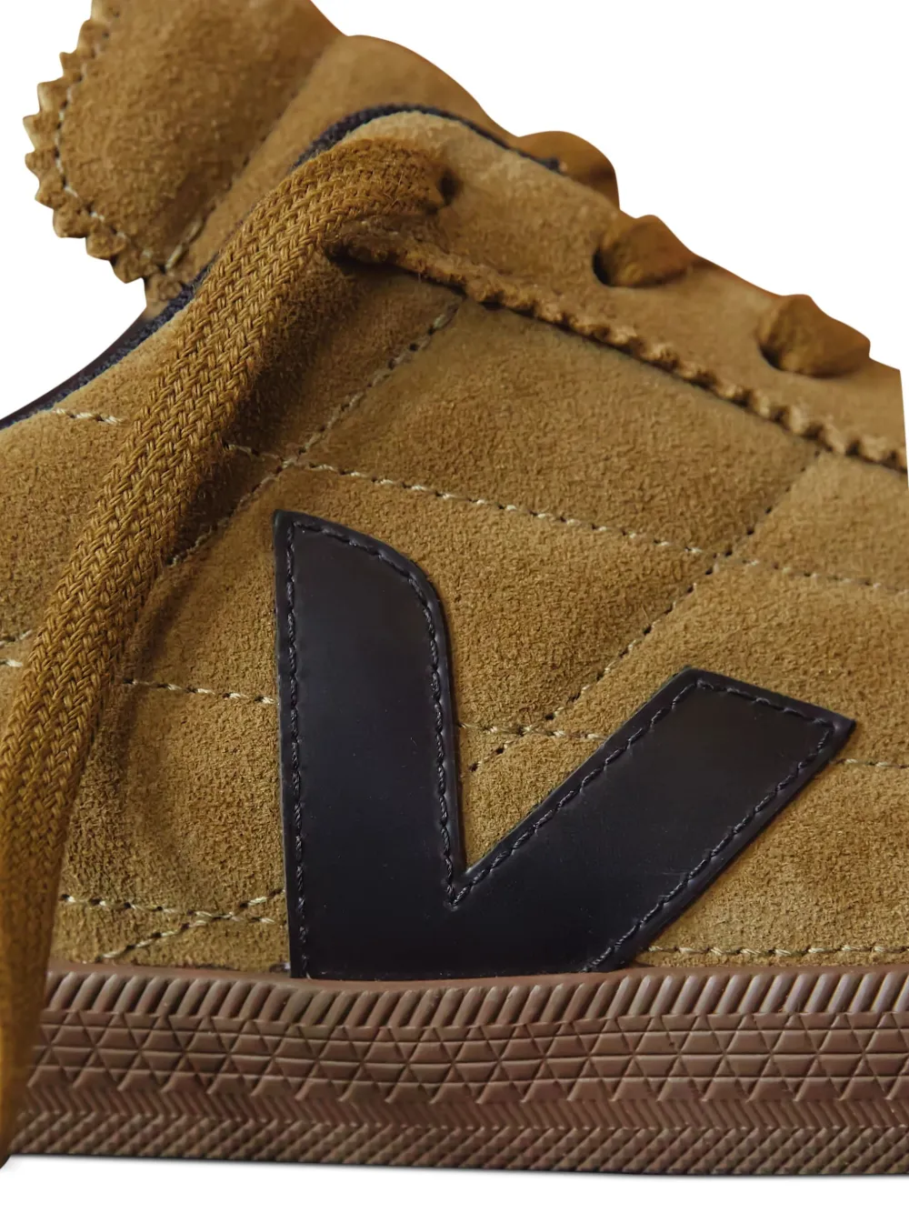 VEJA Panenka suède sneakers Bruin