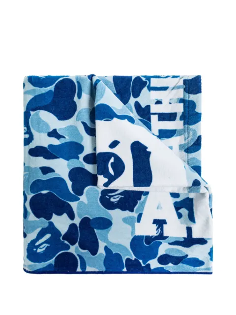 A BATHING APE® camouflage-pattern towel