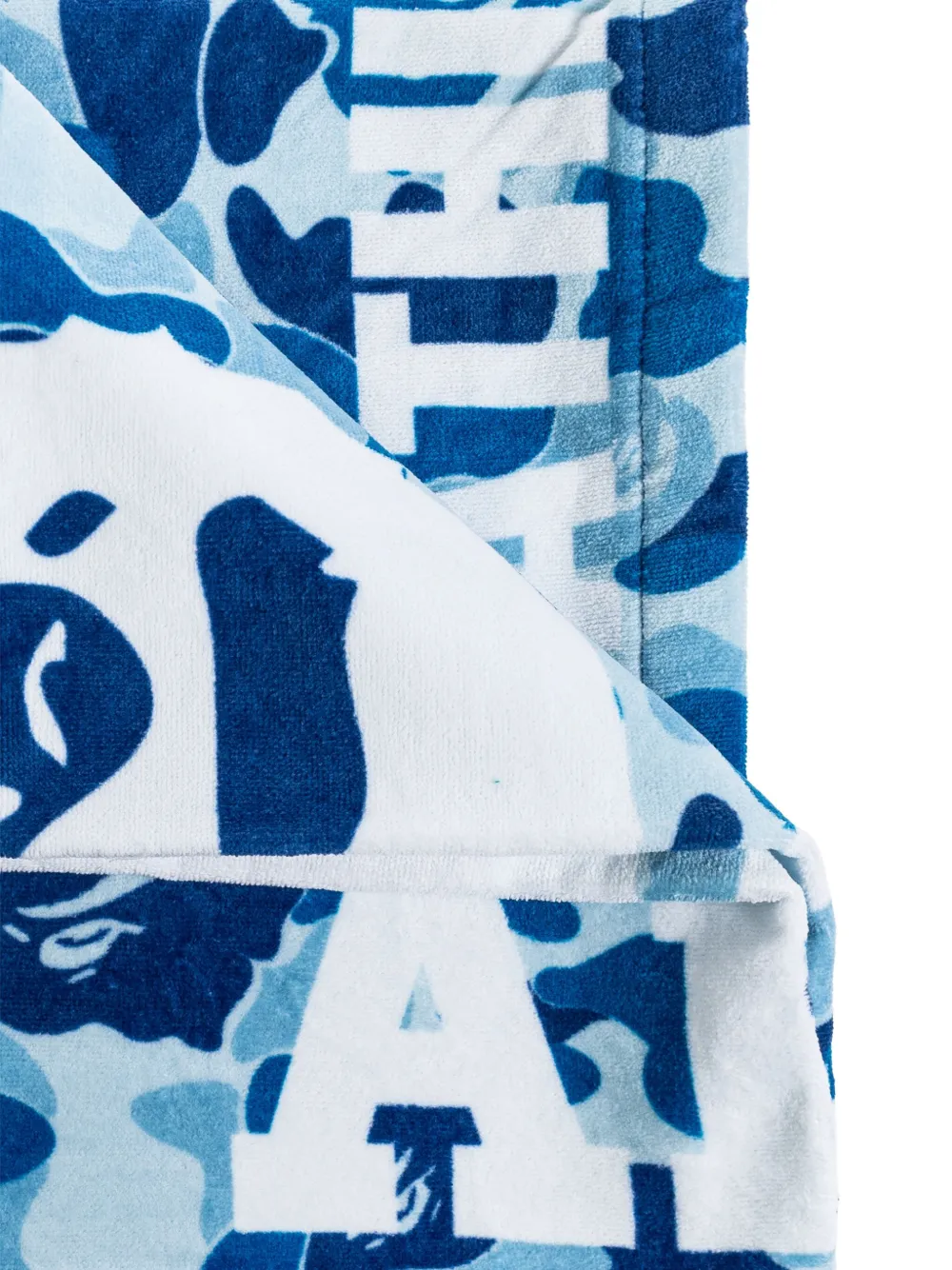 A Bathing Ape Camouflage-pattern Towel In Blue