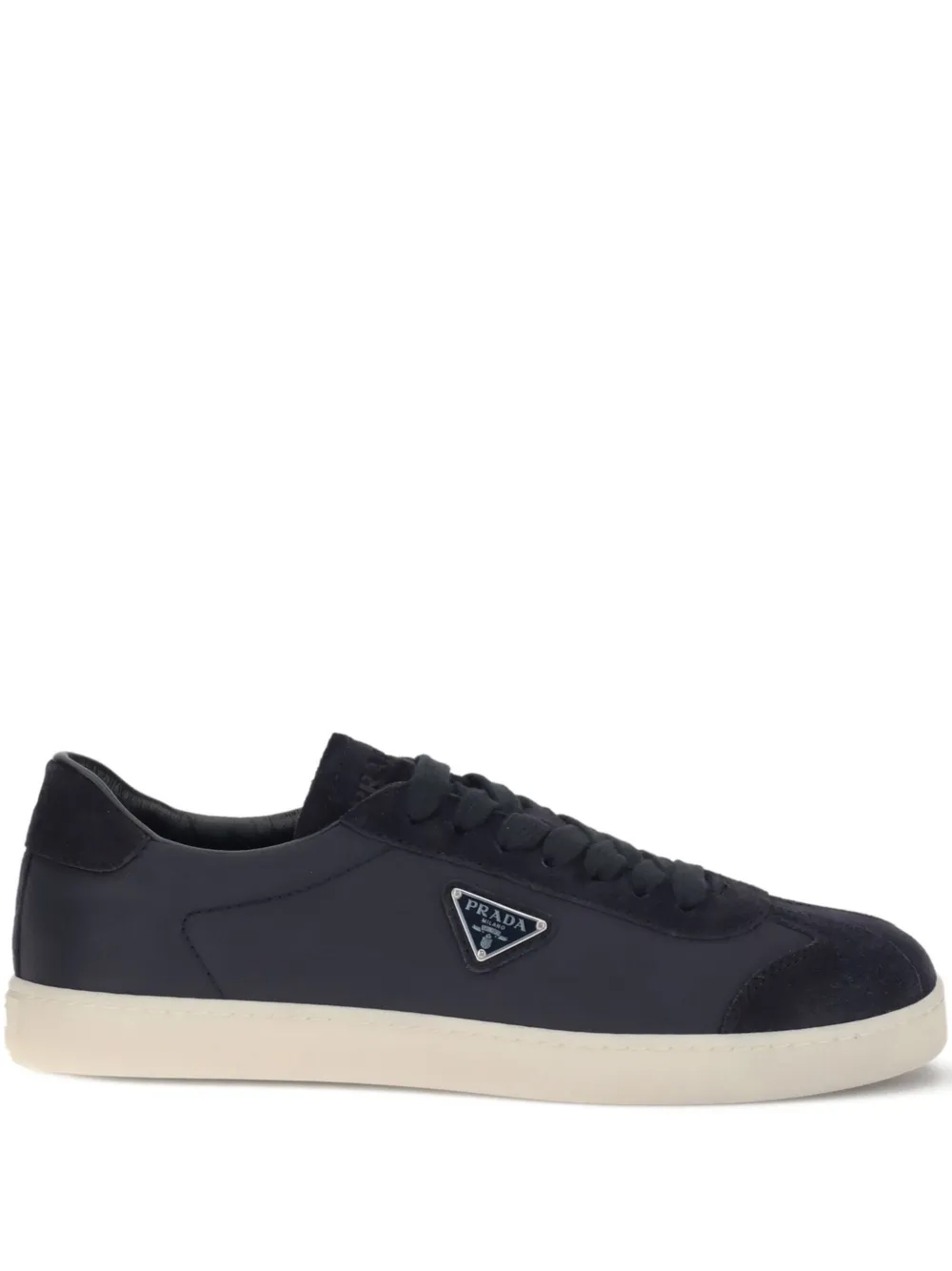 Prada Sneakers met triangel logo Blauw