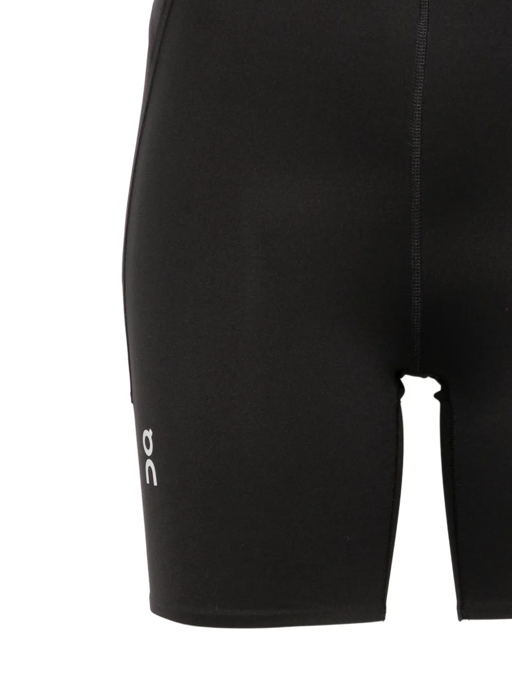 On Running Train shorts Zwart