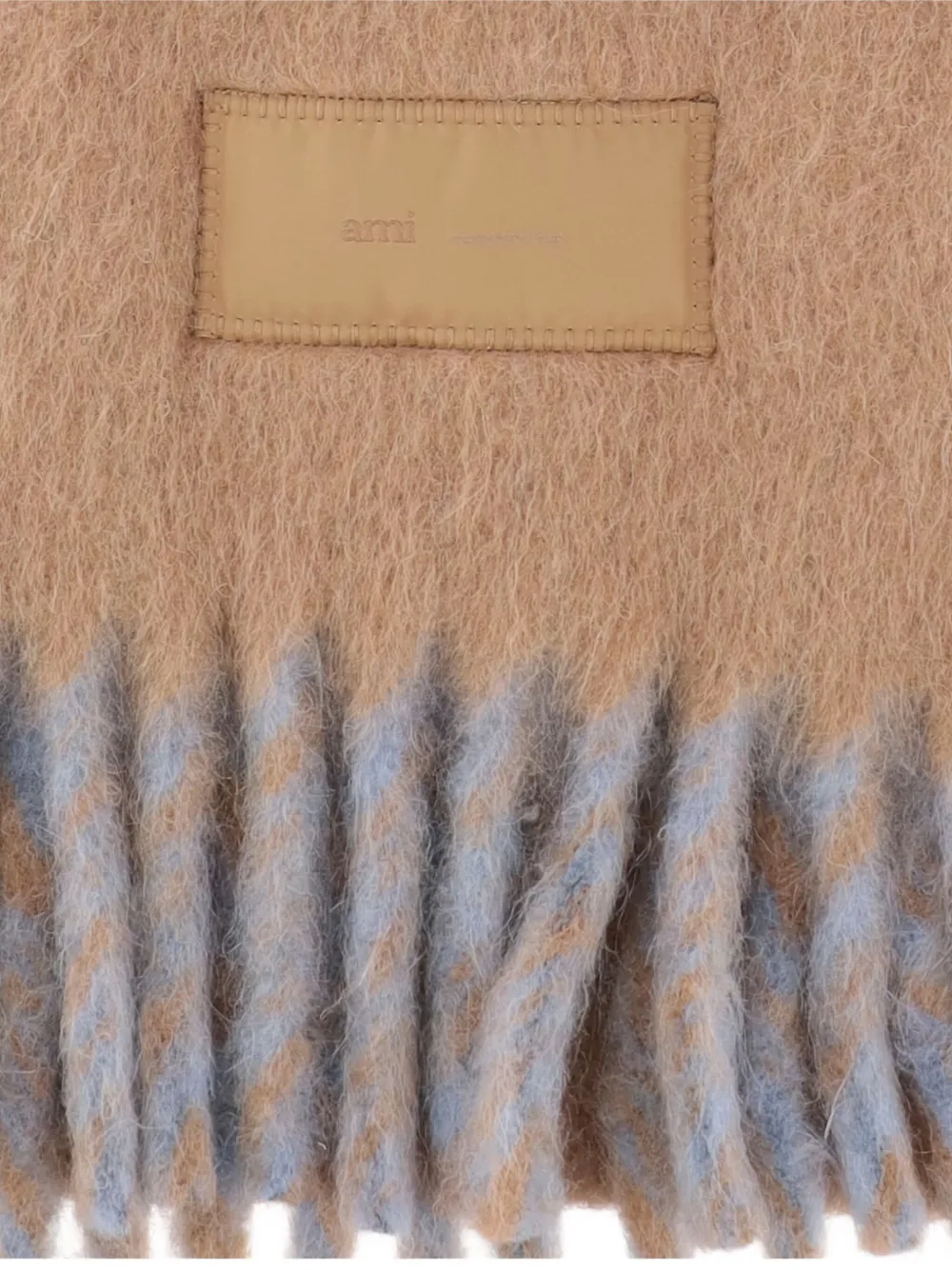 AMI Paris Sjaal met logopatch Beige