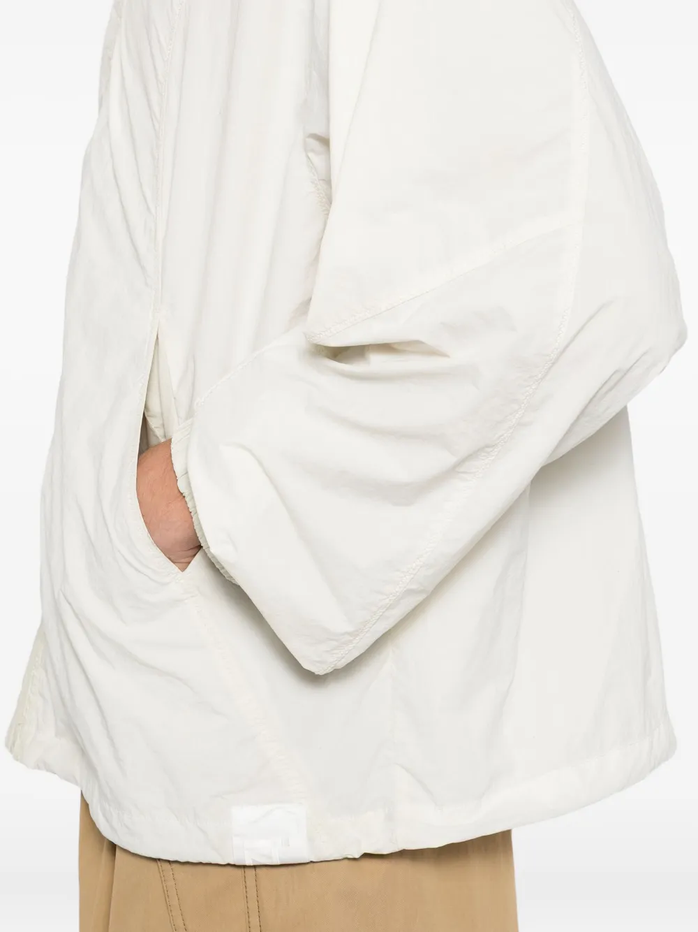 izzue Jack met geborduurd logo Beige