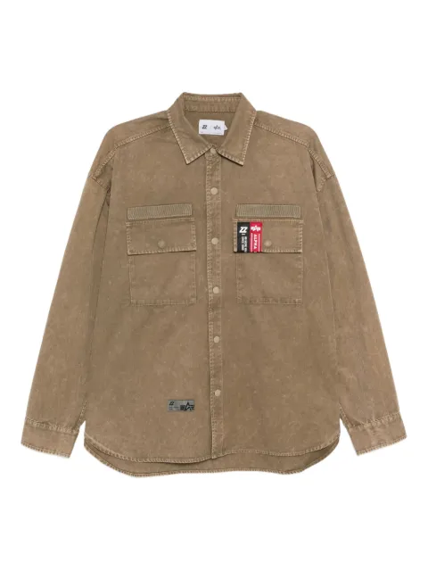 izzue logo-patched shirt 