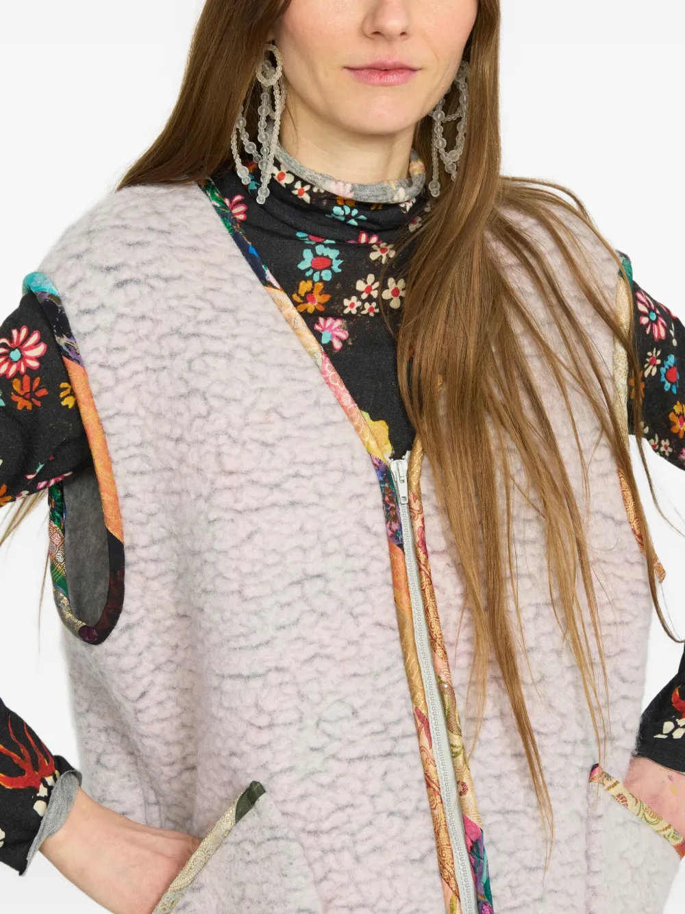 Anntian Patchwork Fleece Vest In Gray