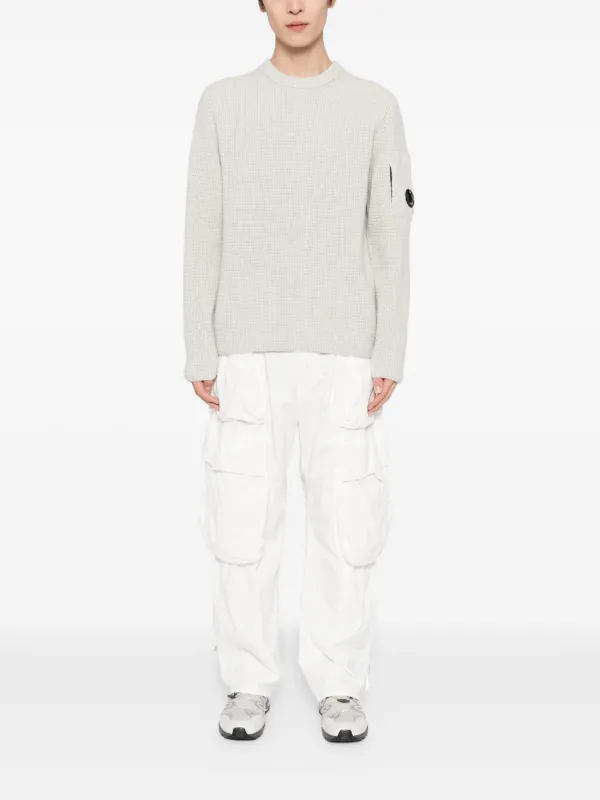 CPカンパニープルオーバー C.P. Company ロゴパッチ プルオーバー | グレー | FARFETCH JP