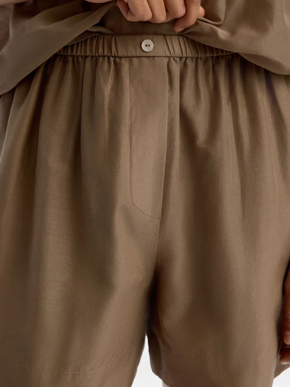 12 STOREEZ Shorts met elastische taille Bruin