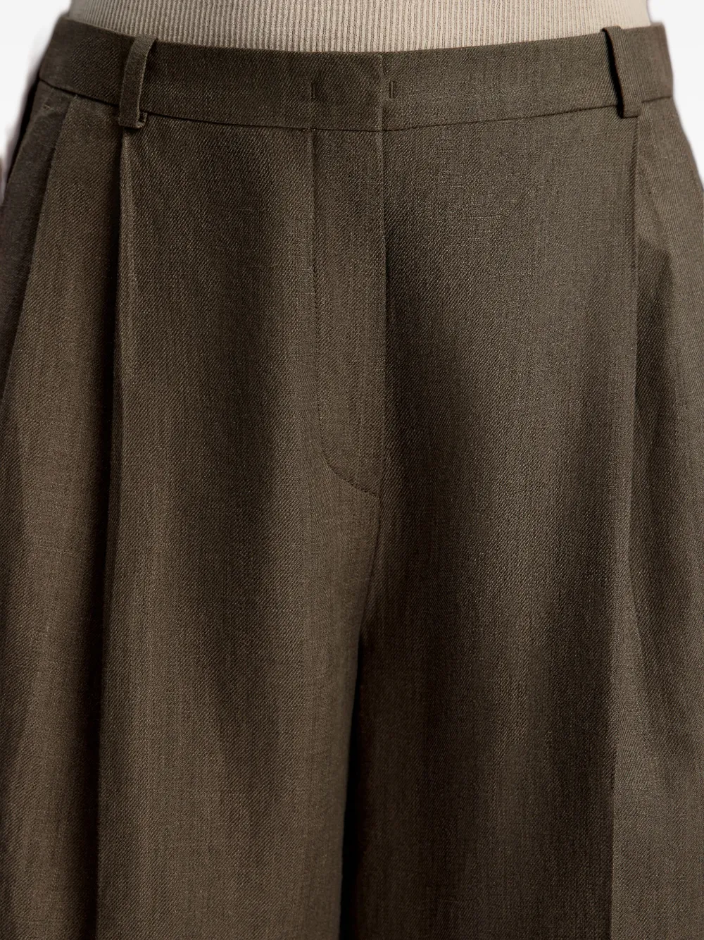 12 Storeez Pleated Linen Shorts In Brown