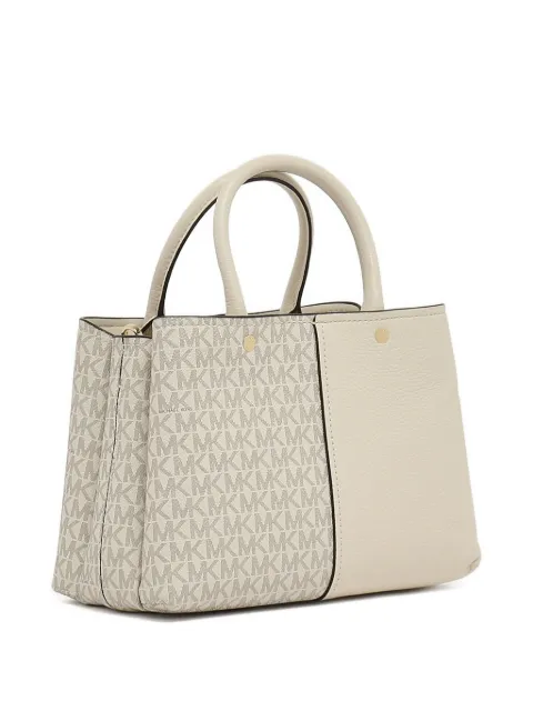 Michael Michael Kors شنطة عملية بنقش مونوغرام