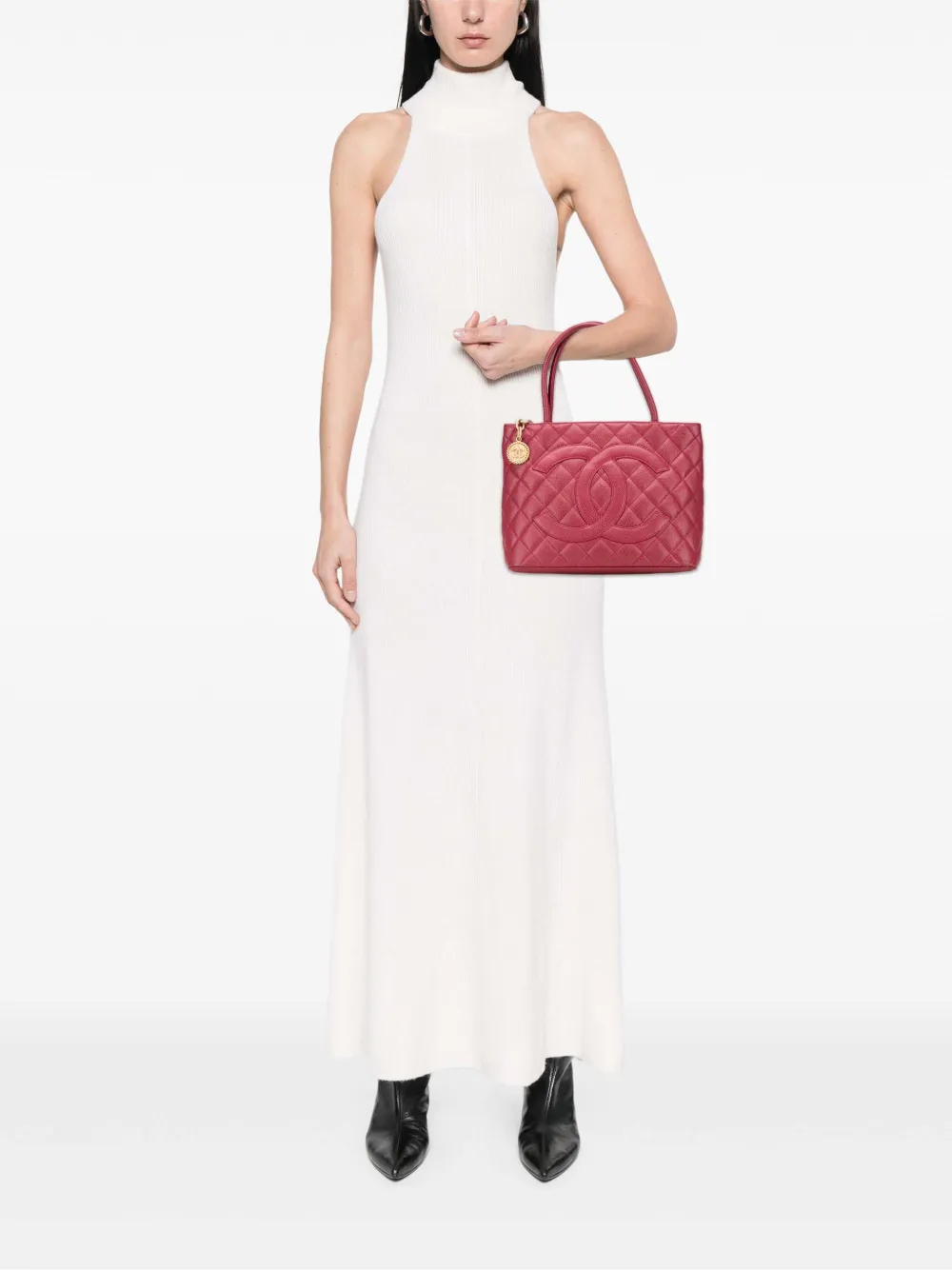 Pre-owned Chanel 2000-2002 Caviar Medallion Tote Bag In Red