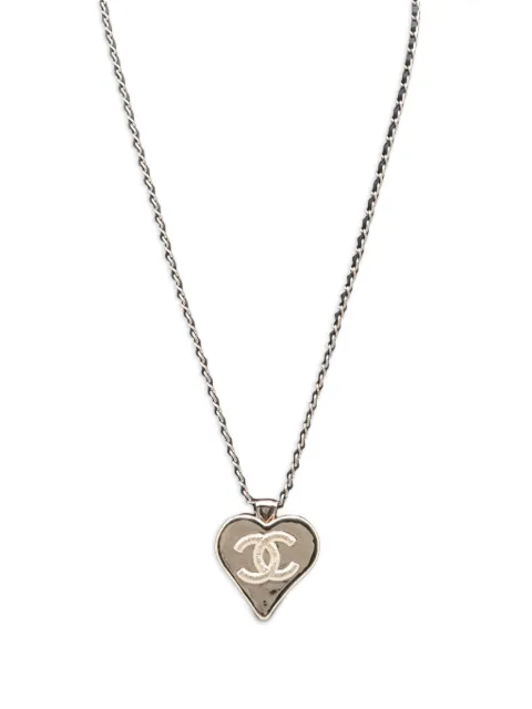 CHANEL Pre-Owned 2021 heart-pendant logo-detail necklace