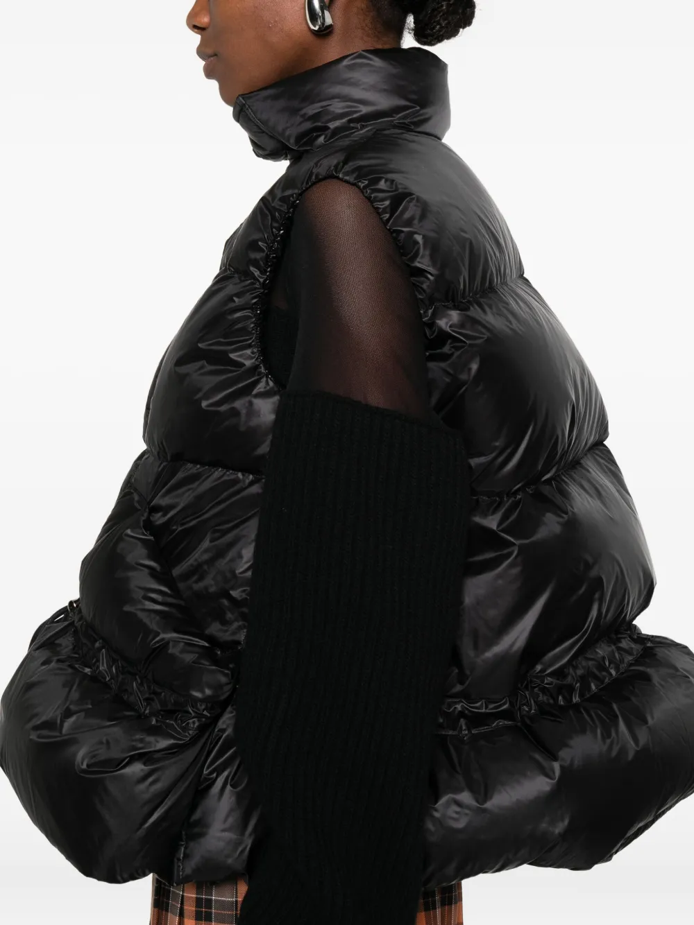 Sacai Quilted Sleeveless Vest In Black
