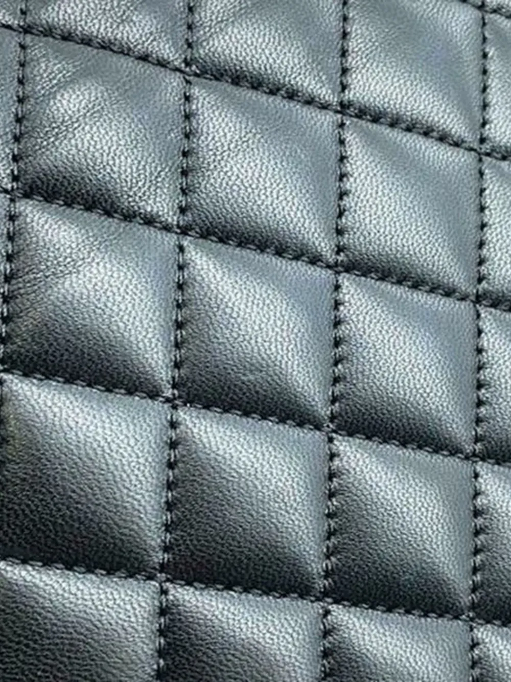 CHANEL Pre-Owned 2019 Medium Quilted Metallic Lambskin CC Chic Double Flap shoulder bag | Pre-Owned | Image 2