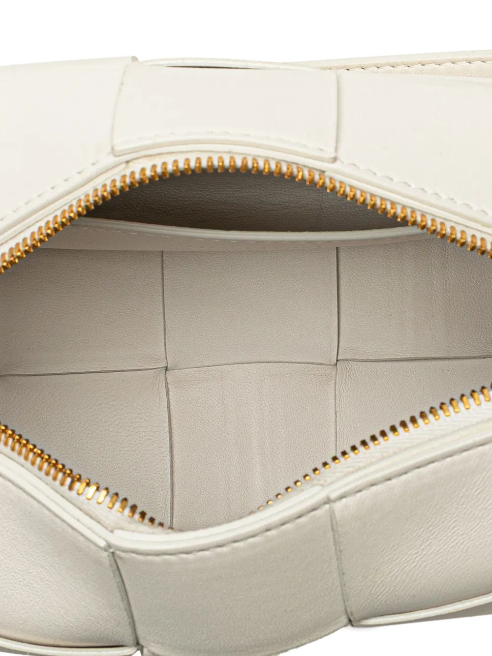 Pre-owned Bottega Veneta 2012-2025 Small Lambskin Intrecciato Brick Cassette Shoulder Bag In White